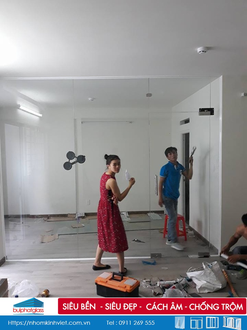 Cửa kính cường lực lắp tại Chung Cư Ehomes Quận 9, HCM