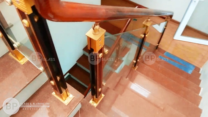 Chân trụ được lắp đắp với khoảng cách hợp lý Chân trụ được lắp đắp với khoảng cách hợp lý