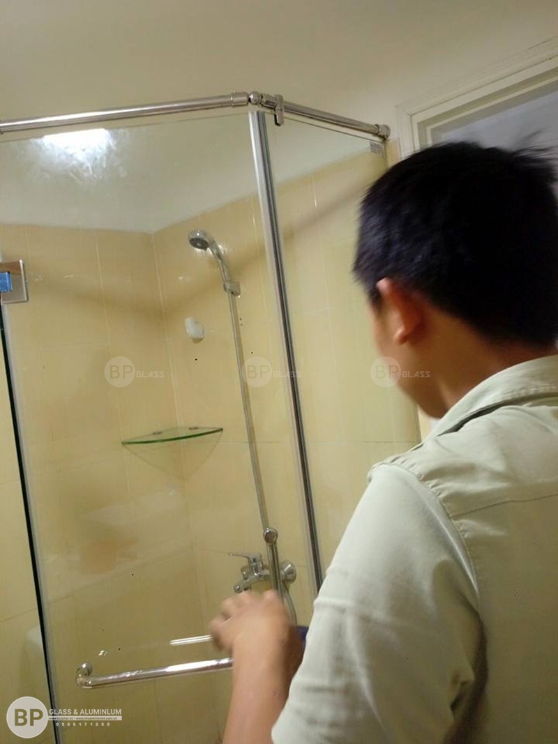 Thi công vách kính nhà tắm 368 Quang Trung Hà Đông