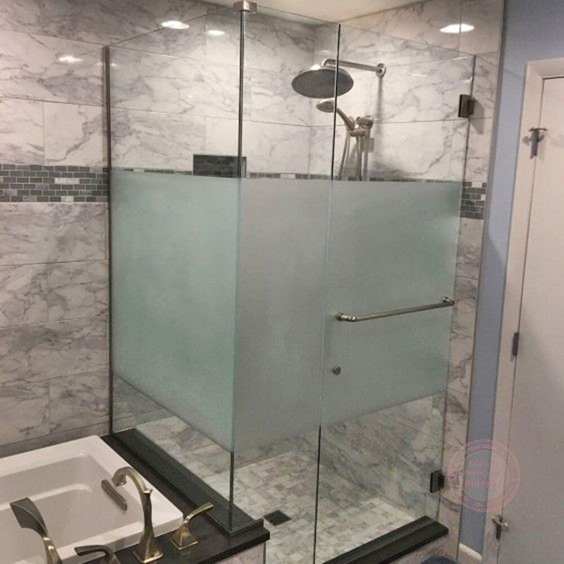 Vách ngăn kính mờ phòng tắm mang tới sự sang trọng và riêng tư nhất cho gia chủ