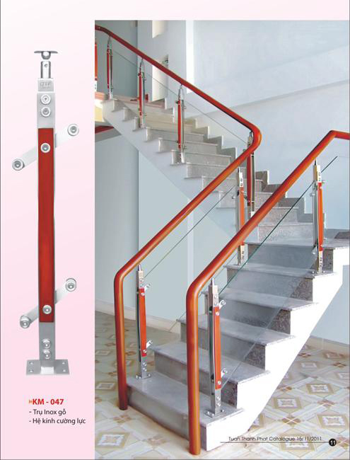 Những cầu thang kính inox mang lại vẻ đẹp sang trọng, tinh tế cho không gian nội thất. Hãy khám phá chi tiết đẹp mắt và tính năng ưu việt của cầu thang kính inox qua hình ảnh!